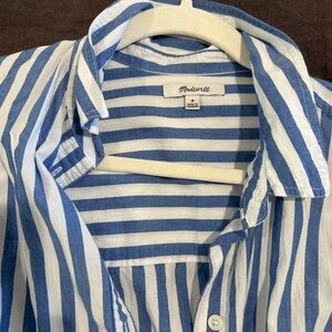 Madewell Women's Blue and White Striped Button-Down Shirt